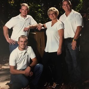 Meet your Posher, Lora